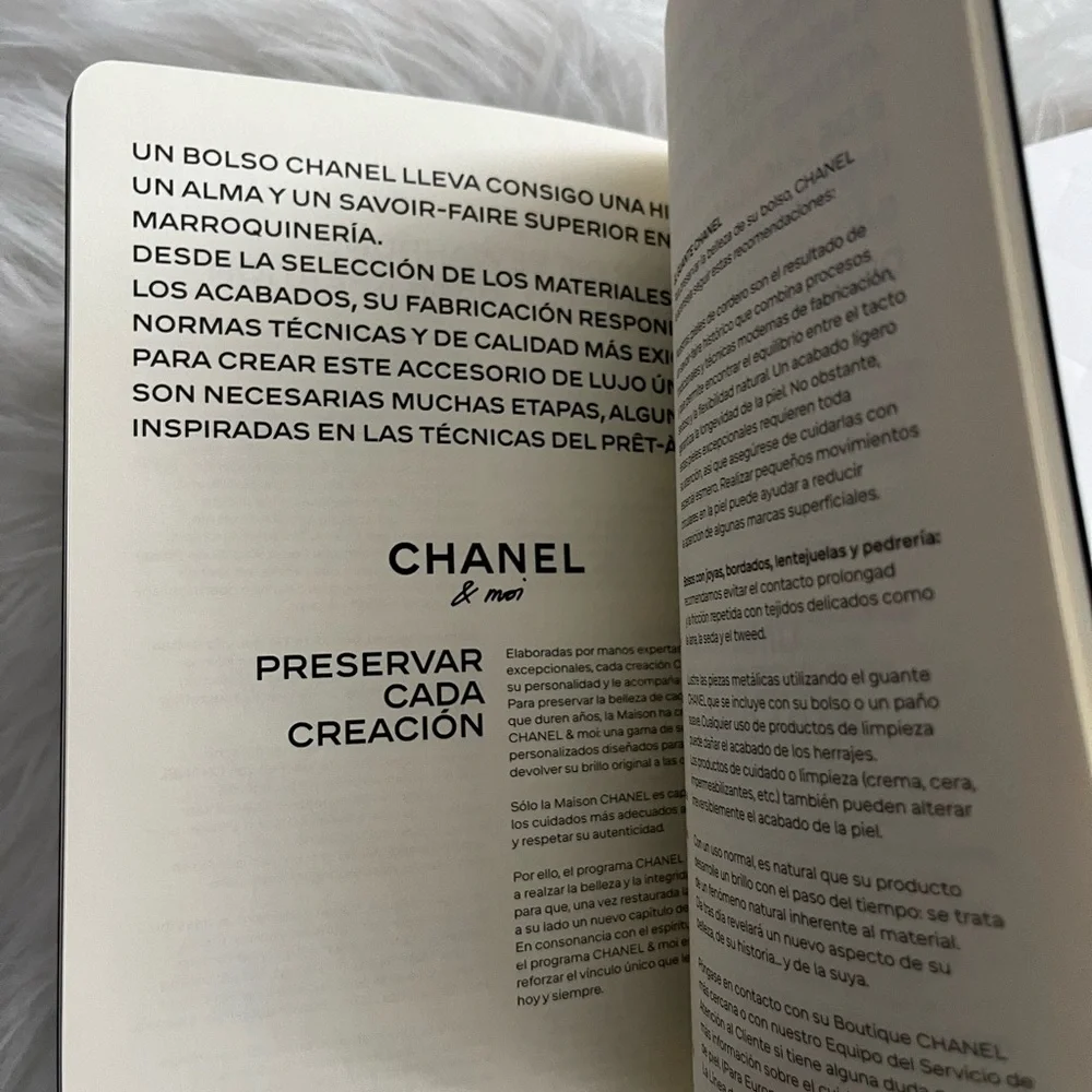 Chanel -Chanel & Moi Black Decorate Book